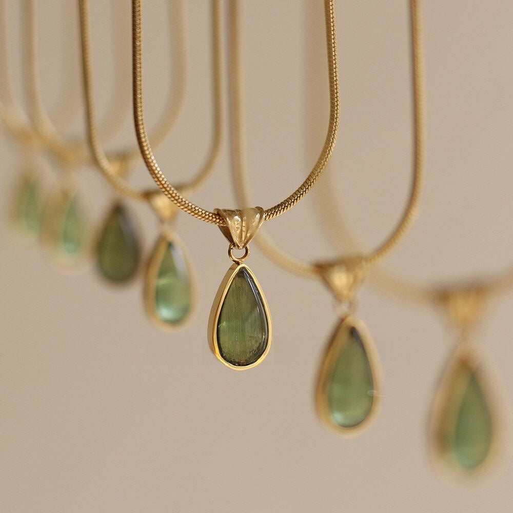The Raindrop Necklace