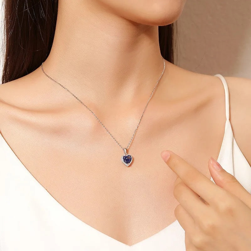 The Amour Necklace